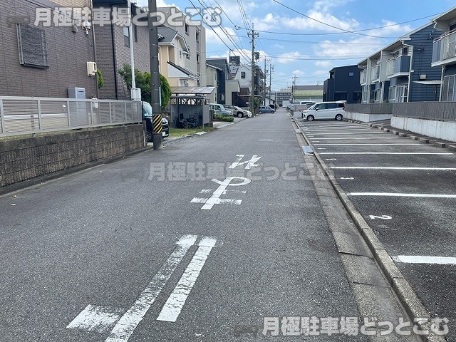 岡崎市蓑川新町2丁目2-5の月極駐車場7