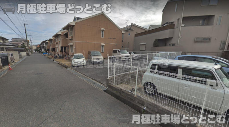 堺市中区土師町1丁目8-3の月極駐車場2
