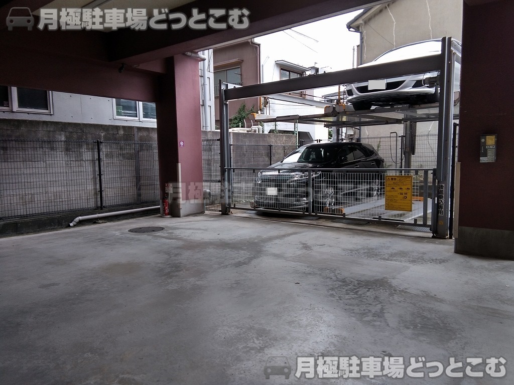 大阪市阿倍野区西田辺2丁目8-4の月極駐車場7