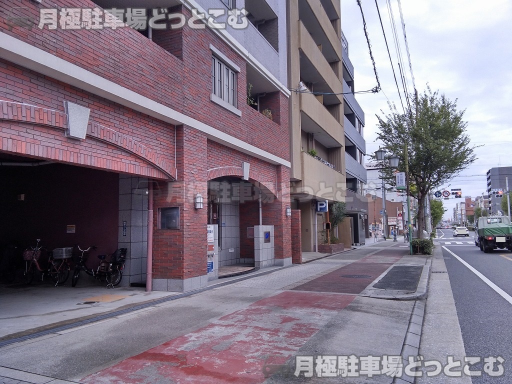 大阪市阿倍野区西田辺2丁目8-4の月極駐車場8