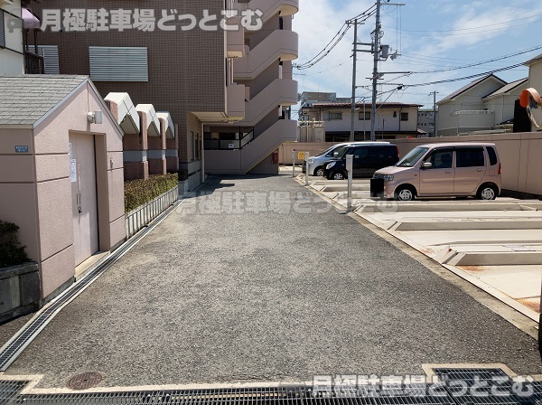 高石市東羽衣1-9-1の月極駐車場4