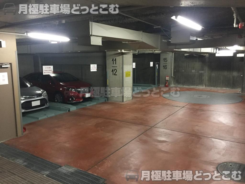 大阪市淀川区宮原2丁目7-12の月極駐車場1