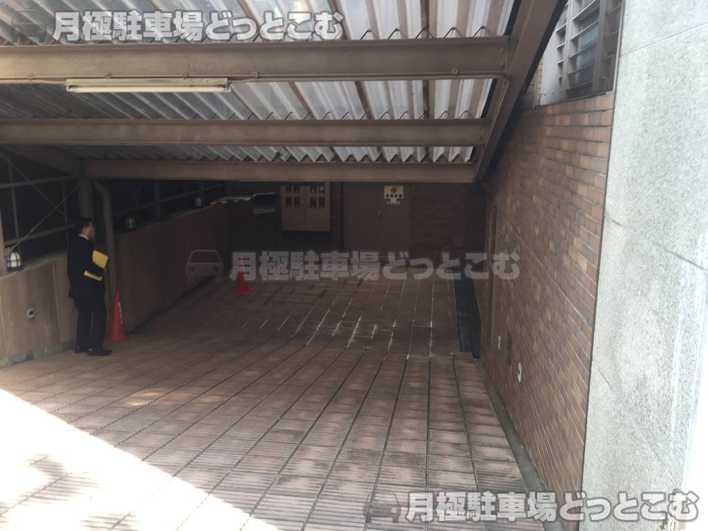大阪市淀川区宮原2丁目7-12の月極駐車場2