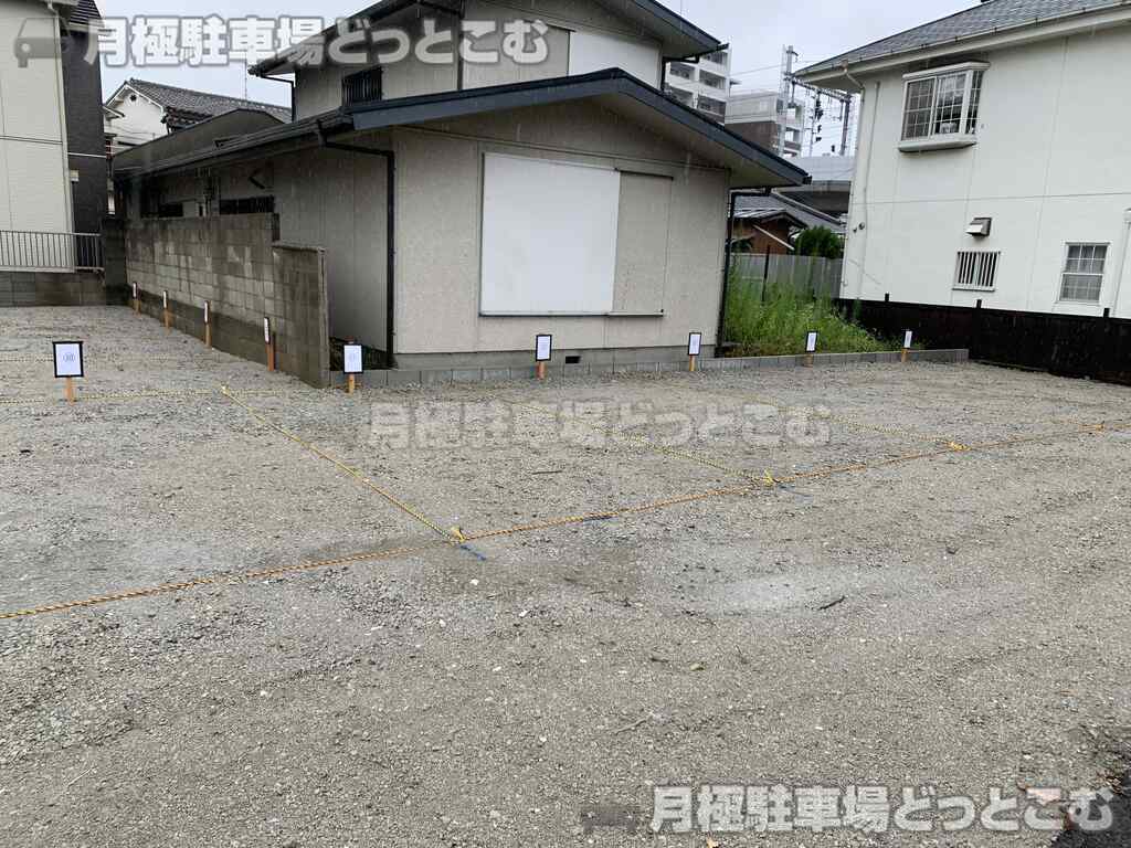高石市千代田3-18-2の月極駐車場2