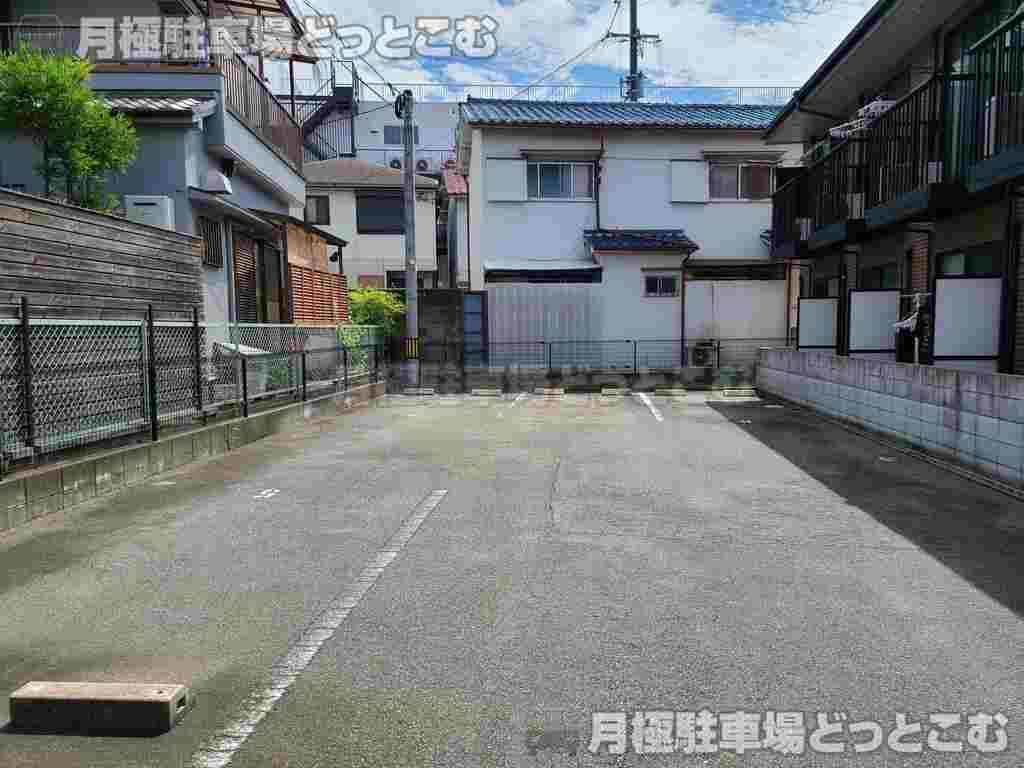 松原市上田8丁目13-10の月極駐車場2
