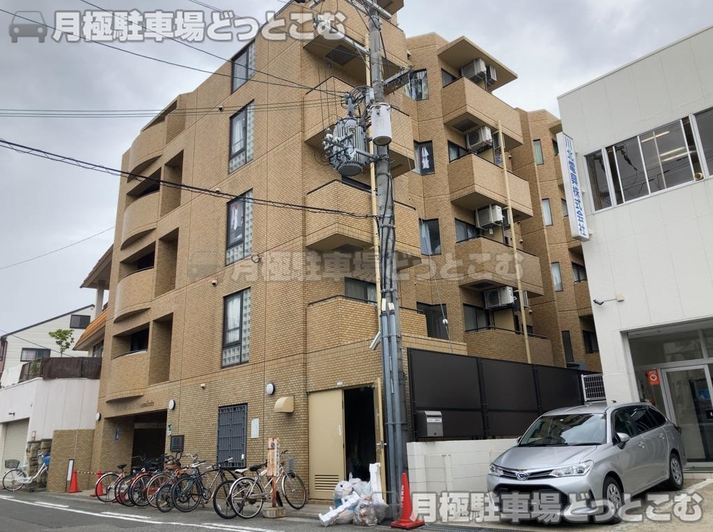 大阪市淀川区木川西1-2-5の月極駐車場3