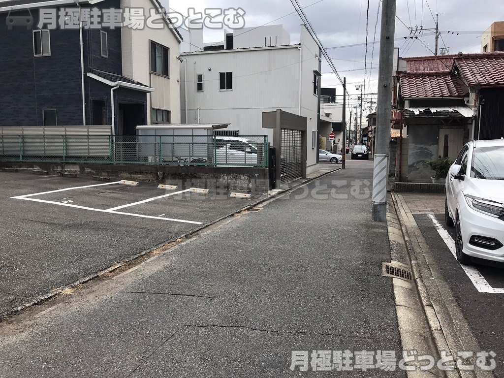 名古屋市昭和区石仏町2丁目23番4号の月極駐車場6