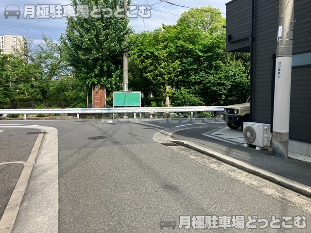 大阪市東住吉区西今川2丁目19-8の月極駐車場7