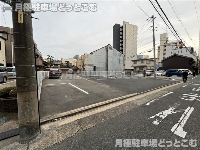 名古屋市西区那古野1丁目1824の月極駐車場3