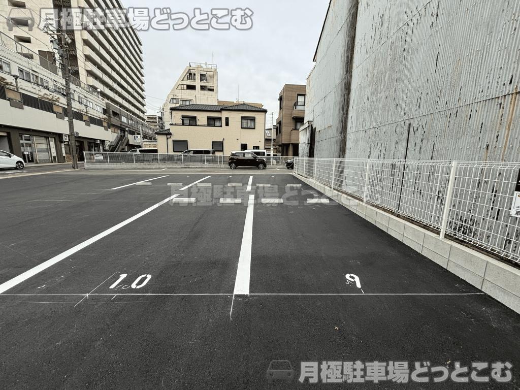 名古屋市西区那古野1丁目1824の月極駐車場4
