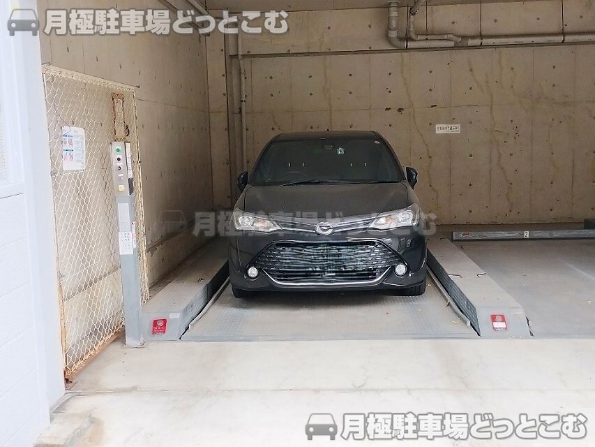 大阪市北区長柄中3丁目9-1の月極駐車場2