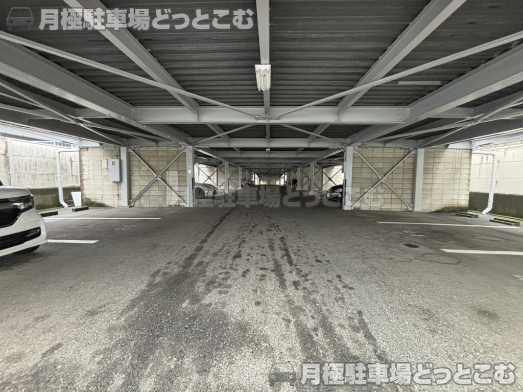 名古屋市緑区鳴海町小森44番1の月極駐車場3