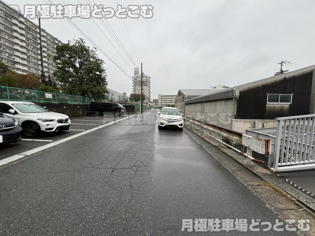 名古屋市緑区鳴海町小森44番1の月極駐車場3