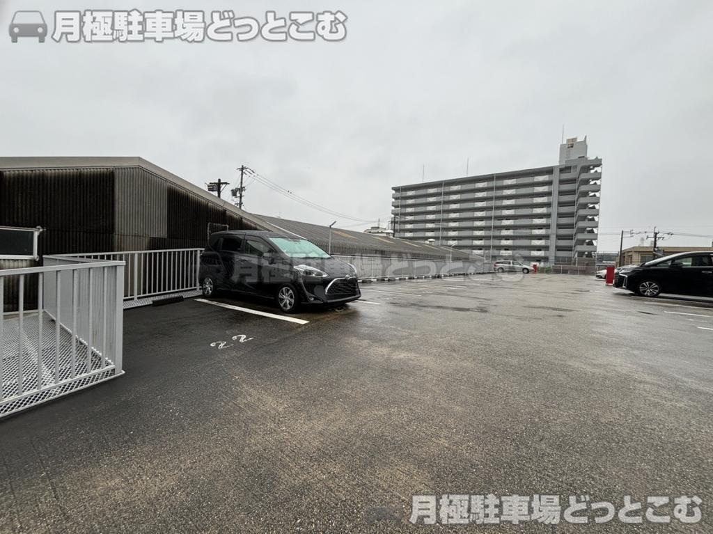 名古屋市緑区鳴海町小森44番1の月極駐車場6