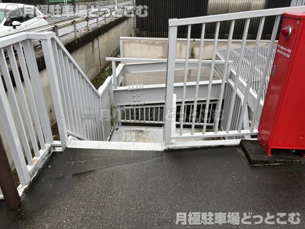 名古屋市緑区鳴海町小森44番1の月極駐車場9