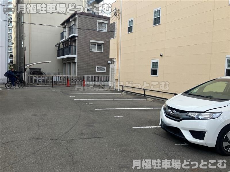 名古屋市中村区竹橋町8-9の月極駐車場3