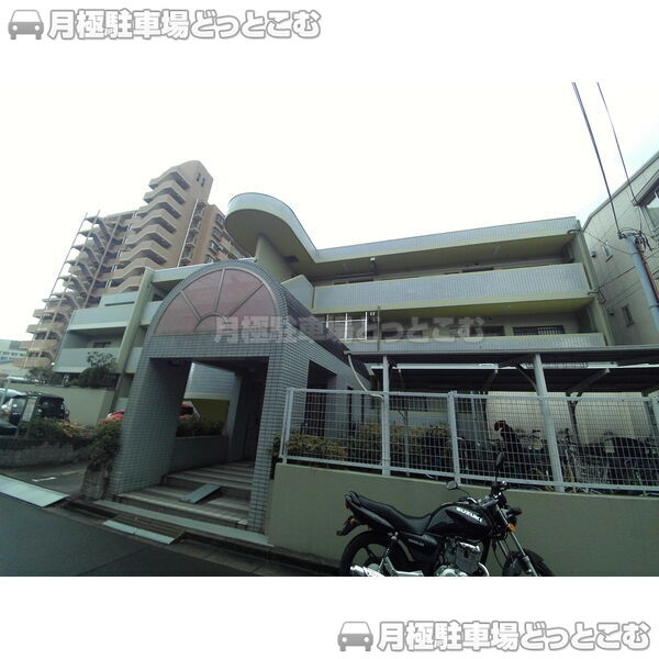 吹田市高城町21-5の月極駐車場3