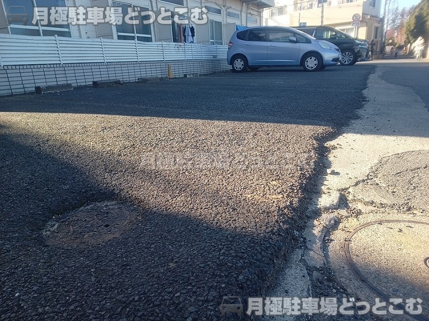 柏市新富町1丁目3-16の月極駐車場5