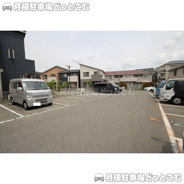 豊中市箕輪1丁目220-13の月極駐車場2