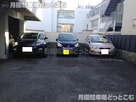 名古屋市北区敷島町58-2の月極駐車場3