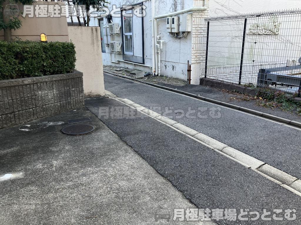 名古屋市千種区城山町1丁目57の月極駐車場7