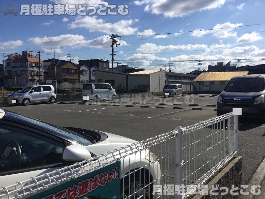 堺市東区菩提町2丁目36-1の月極駐車場1