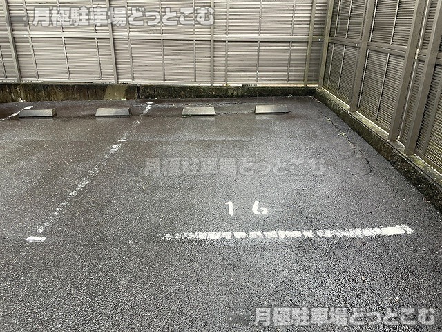 名古屋市千種区観月町1丁目27-1の月極駐車場4