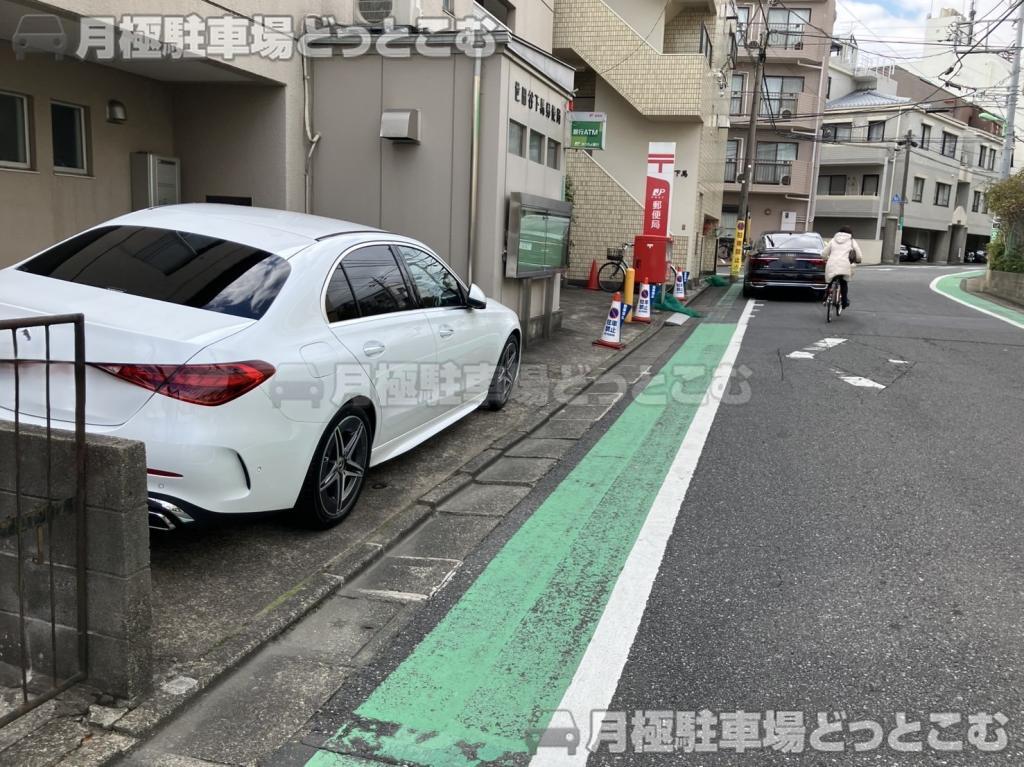 世田谷区下馬1丁目41-4の月極駐車場3