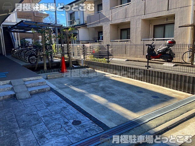 立川市錦町5丁目9-18の月極駐車場4