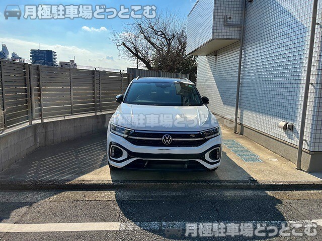横浜市鶴見区鶴見中央4丁目の月極駐車場2