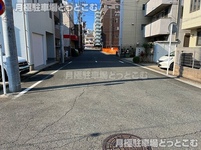 横浜市鶴見区鶴見中央4丁目の月極駐車場4