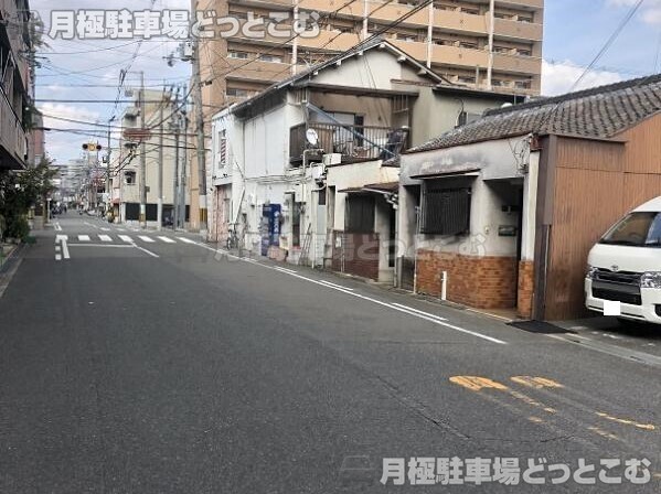 大阪市淀川区木川西2丁目3-14の月極駐車場3
