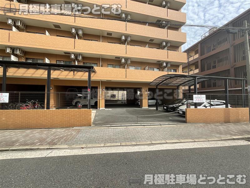 大阪市住吉区長居1丁目3−35の月極駐車場3