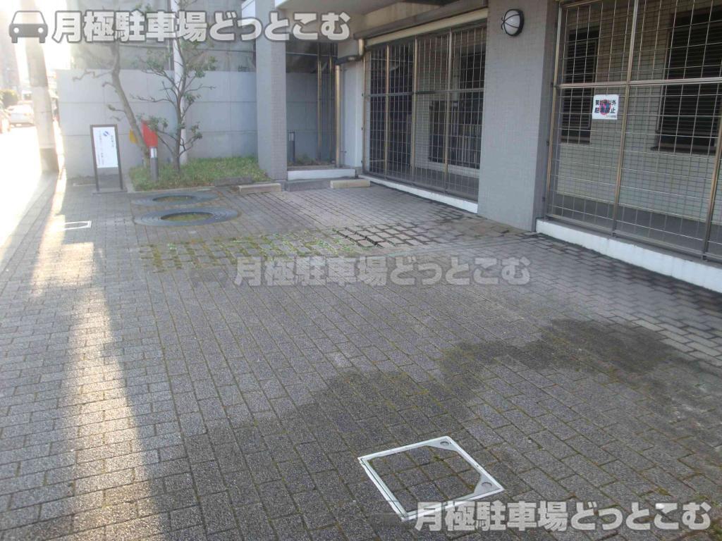 品川区小山1丁目3－28の月極駐車場4