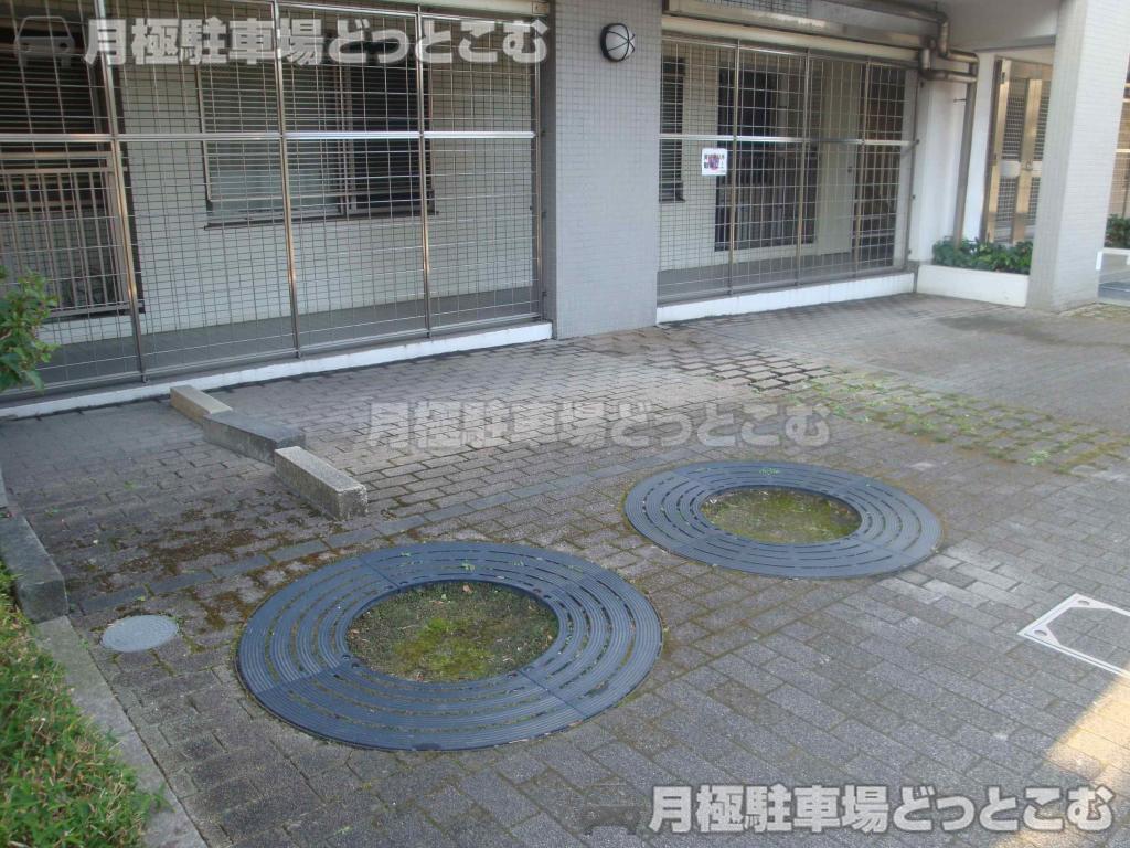 品川区小山1丁目3－28の月極駐車場5