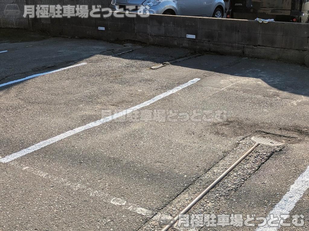 金沢市長土塀1丁目15-20の月極駐車場2