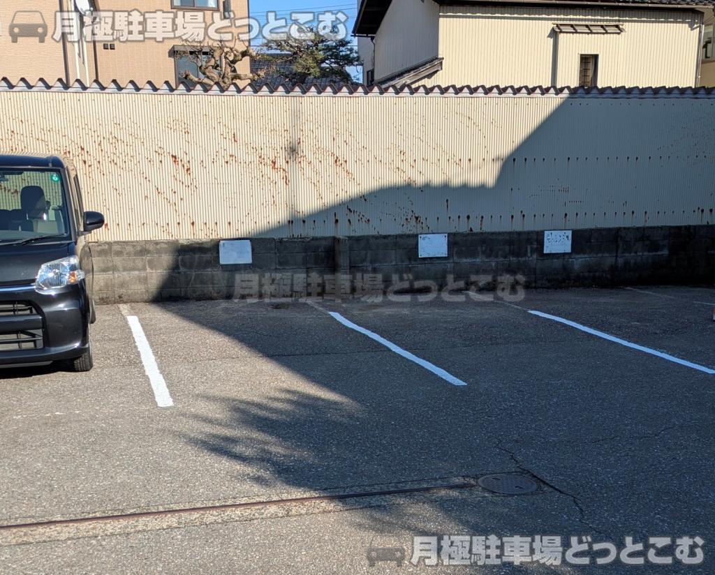 金沢市長土塀1丁目15-20の月極駐車場3