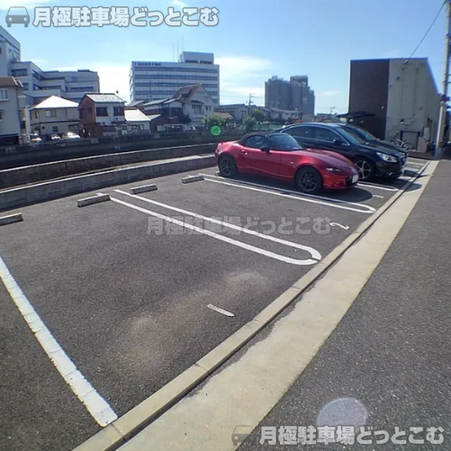 高松市多賀町3－21－11の月極駐車場1