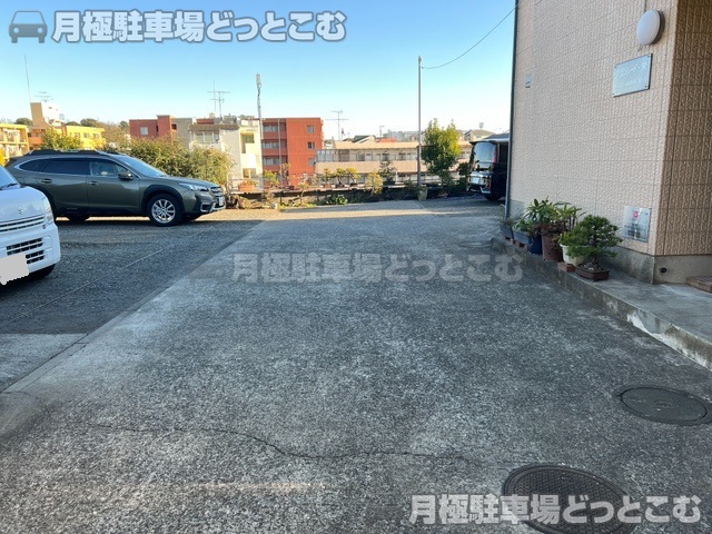 横浜市保土ケ谷区岡沢町361-18の月極駐車場6