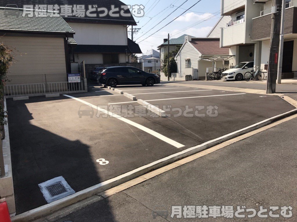名古屋市千種区丸山町1丁目70-1の月極駐車場8