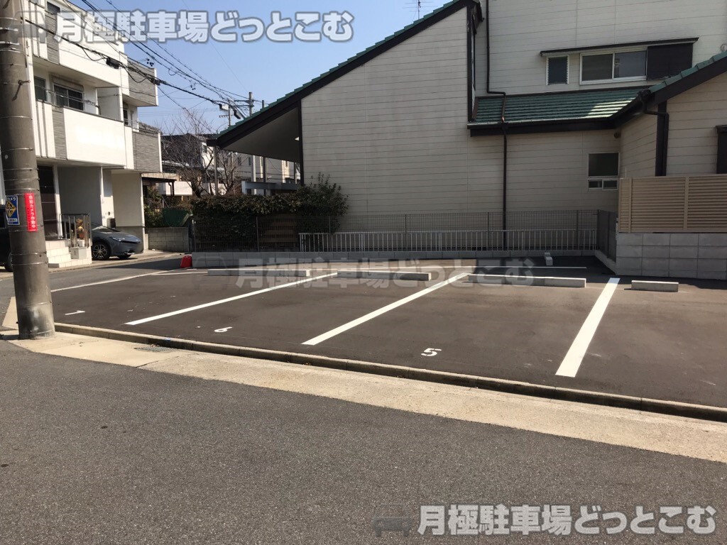 名古屋市千種区丸山町1丁目70-1の月極駐車場9