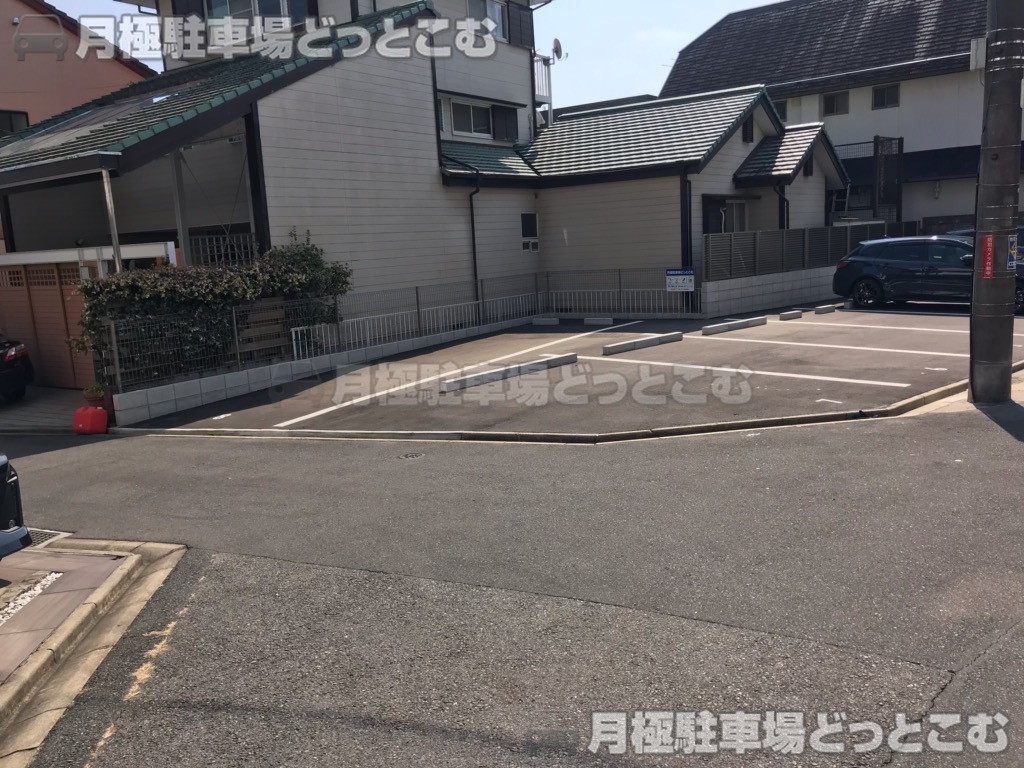 名古屋市千種区丸山町1丁目70-1の月極駐車場7