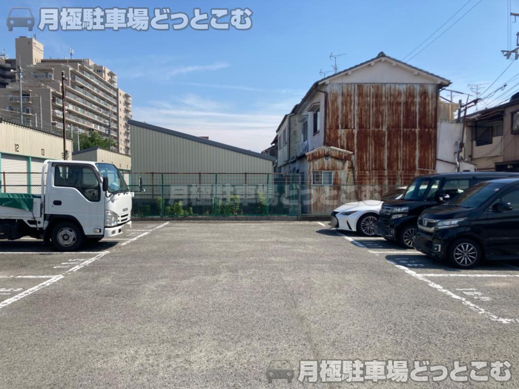 松原市東新町3丁目242,243の月極駐車場3