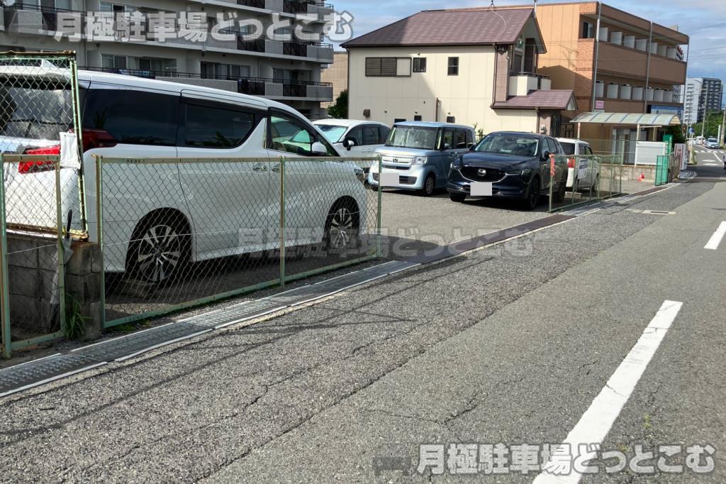 和泉市伏屋町5丁目34-11、34-22、34-23、36-41、40-1の月極駐車場1