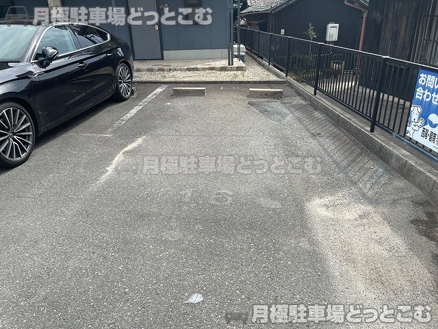西尾市中畑町南側31-1の月極駐車場2