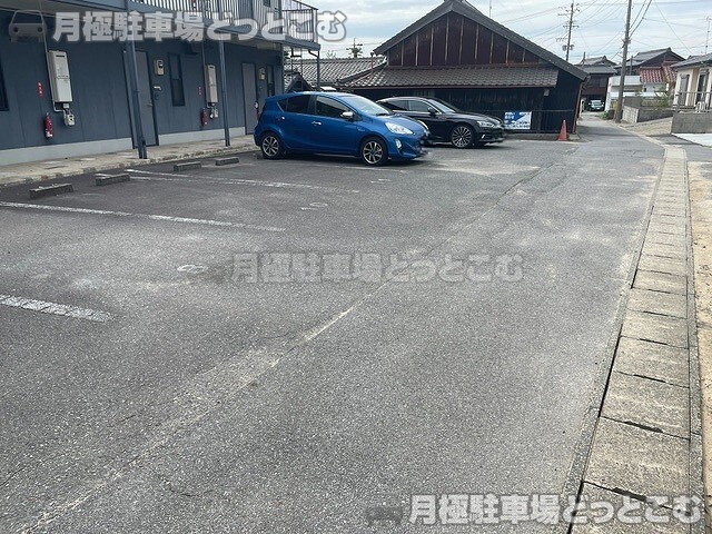 西尾市中畑町南側31-1の月極駐車場3