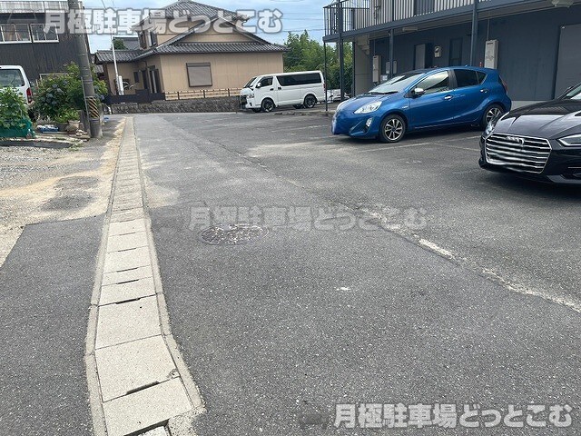 西尾市中畑町南側31-1の月極駐車場4