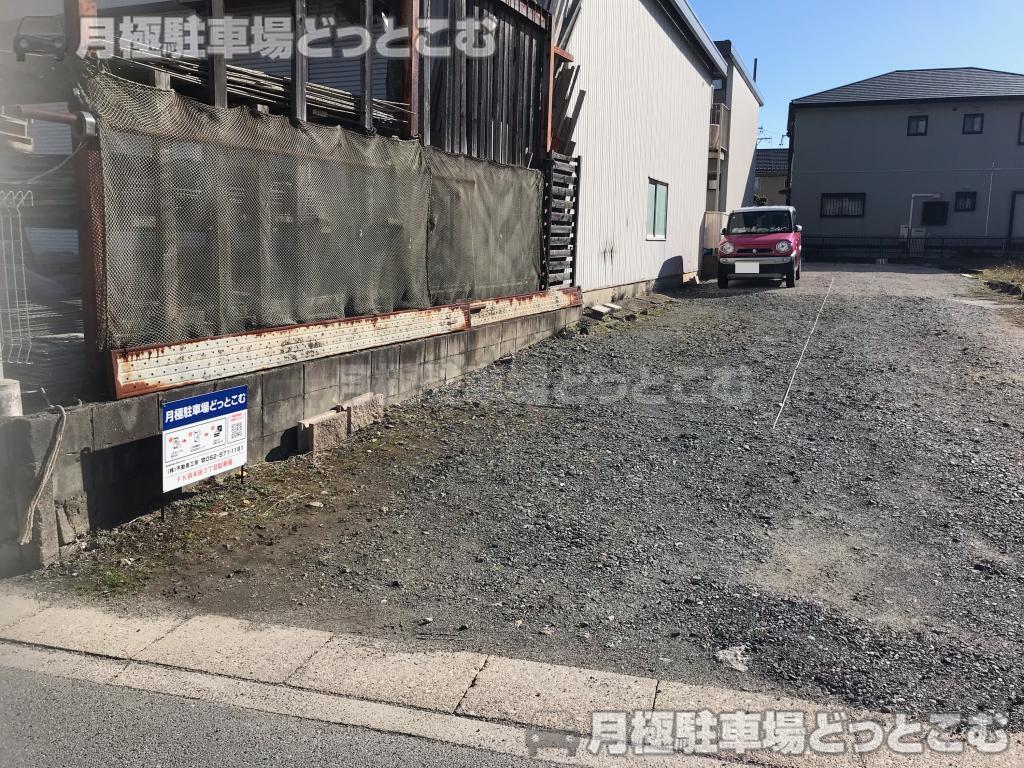 名古屋市中川区供米田3丁目2413、2414の月極駐車場1