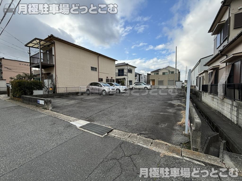 名古屋市緑区大高町砂畑28の月極駐車場1