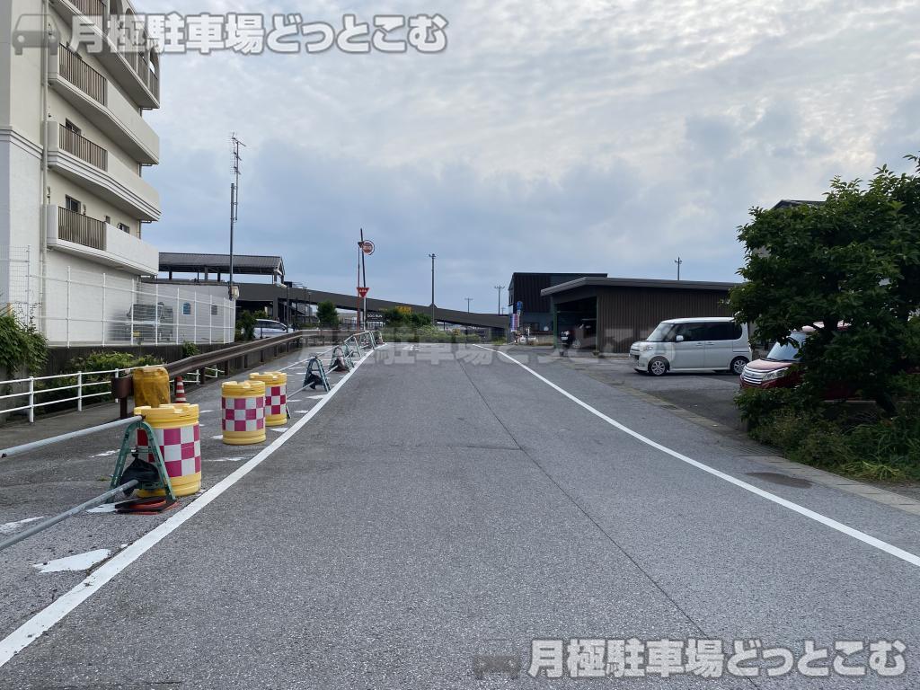 彦根市馬場2丁目2002-1、2002-2の月極駐車場8